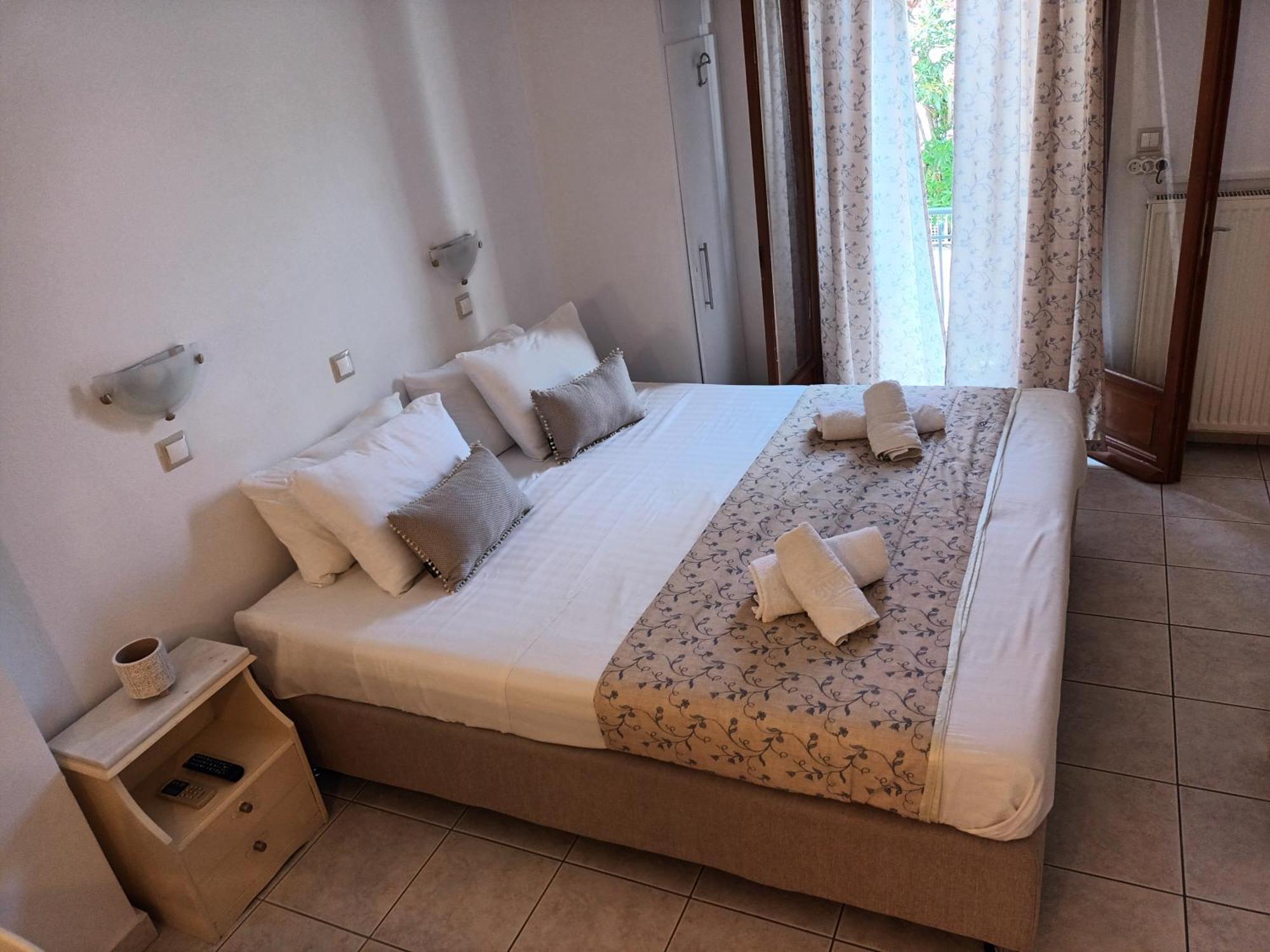 Argostoli Rooms ภายนอก รูปภาพ